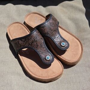 Very G Brown Brown Floral Sandals Size 8